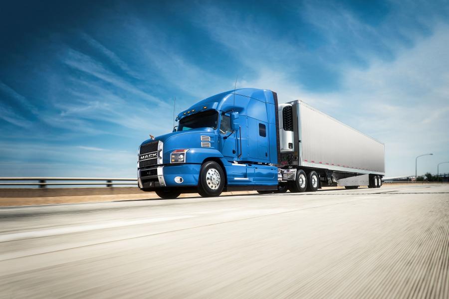  Mack Anthem 70-inch Stand Up Sleeper Cab 2018 года  (фото 13 из 18)
